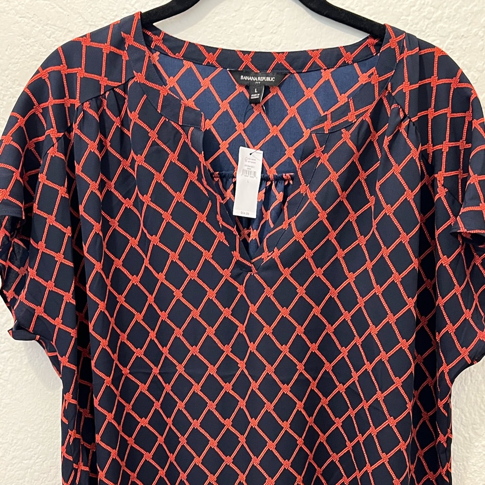 NWT Banana Republic short sleeve blouse. Size L. Blue and orange